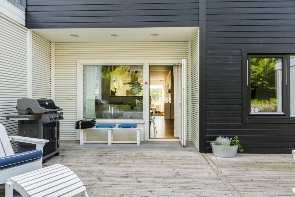 Missa inte chansen till ett av Silverdals mest attraktiva hustyper och läge – med 6 rum på 141 kvm