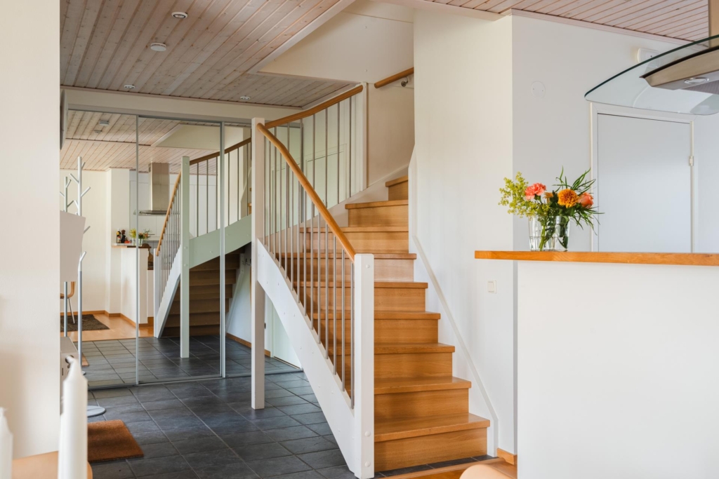 Missa inte chansen till ett av Silverdals mest attraktiva hustyper och läge – med 6 rum på 141 kvm