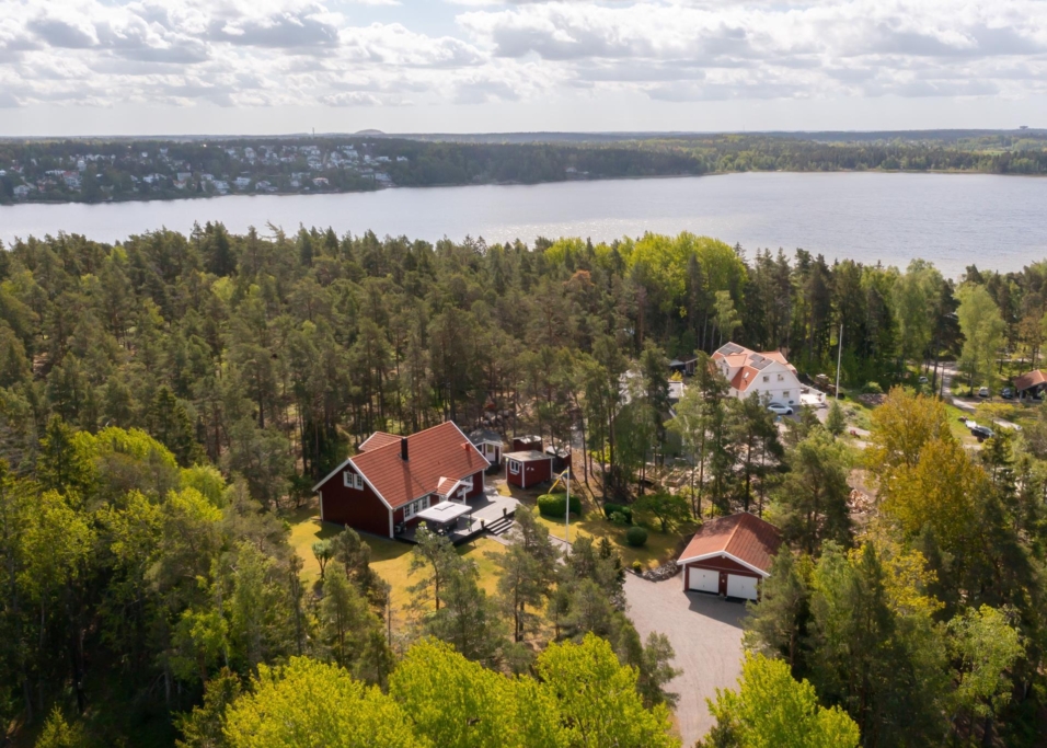 Välkommen till detta underbara hus med bullerby känsla.