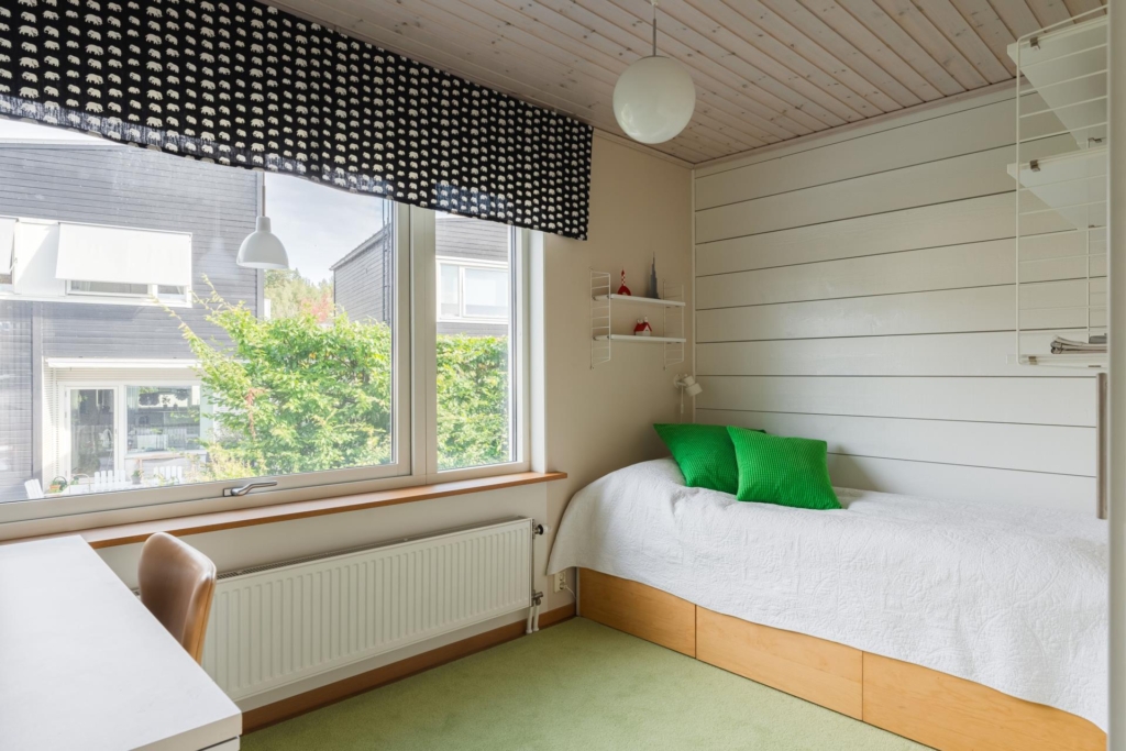 Missa inte chansen till ett av Silverdals mest attraktiva hustyper och läge – med 6 rum på 141 kvm