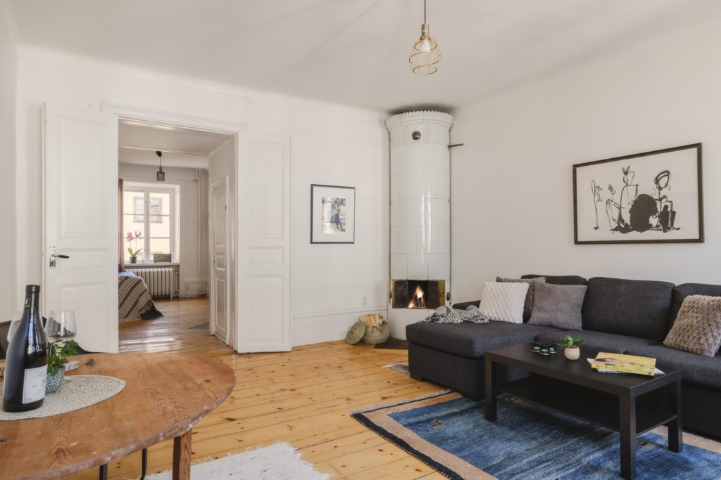 Högt upp i vackert och charmigt hus från mitten av 1800-talet.