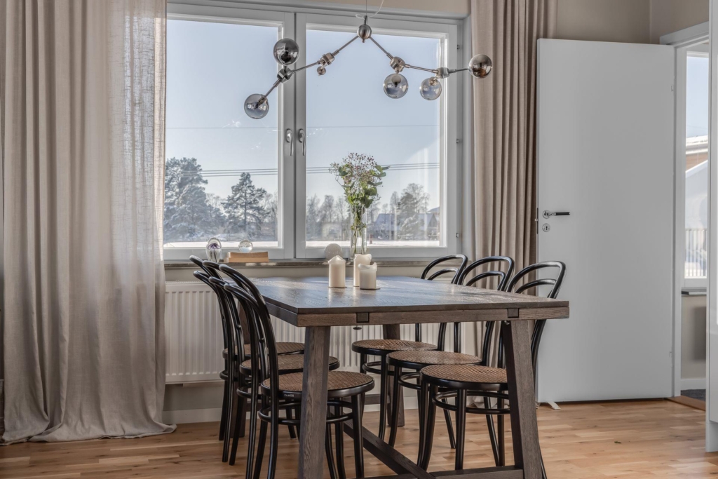 Högst upp i huset med underbar terrass