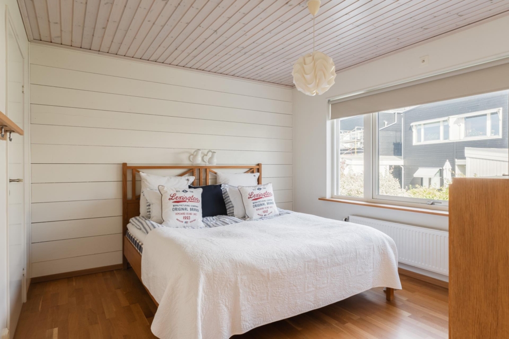 Missa inte chansen till ett av Silverdals mest attraktiva hustyper och läge – med 6 rum på 141 kvm