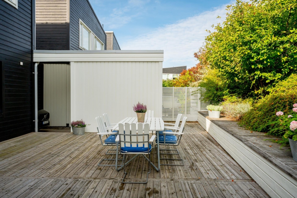 Missa inte chansen till ett av Silverdals mest attraktiva hustyper och läge – med 6 rum på 141 kvm