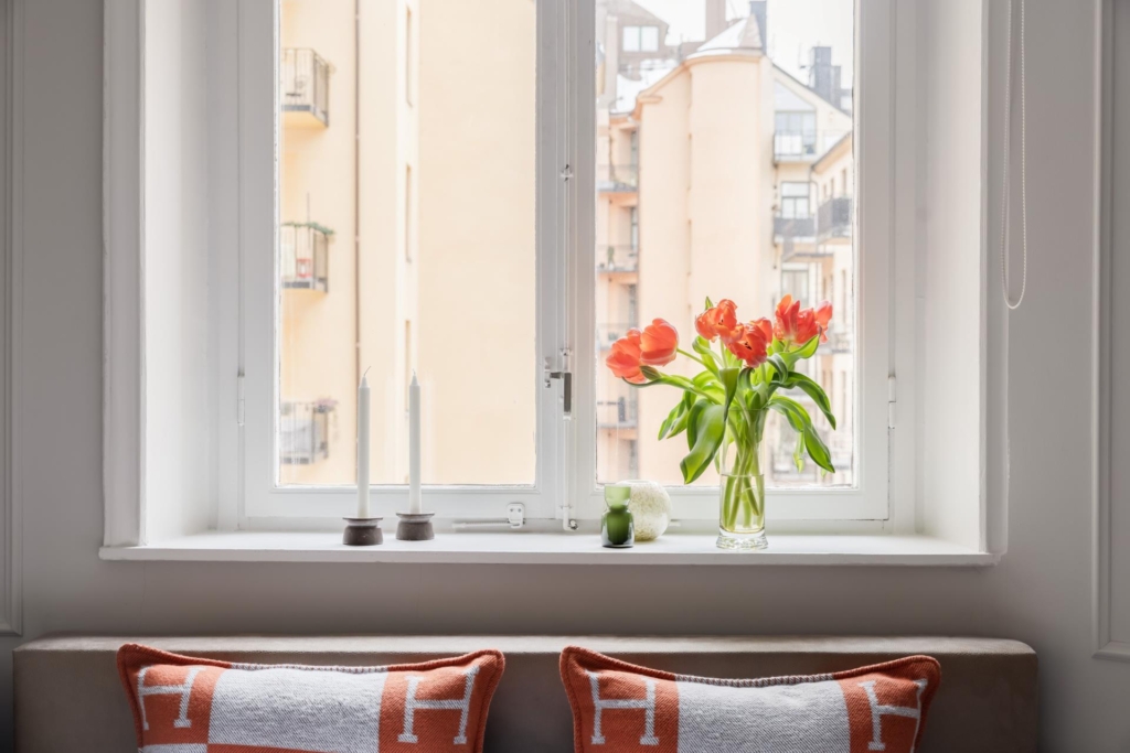Sekelskiftesdröm i hjärtat av Kungsholmen – balkong, takhöjd och tidlös elegans