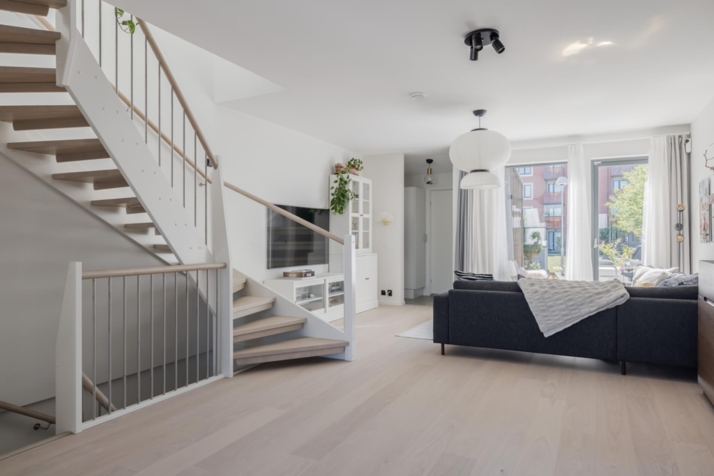 Stilfullt radhus i populära Silverdal