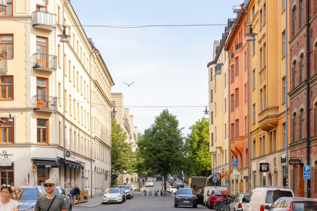 Sekelskiftesdröm i hjärtat av Kungsholmen – balkong, takhöjd och tidlös elegans