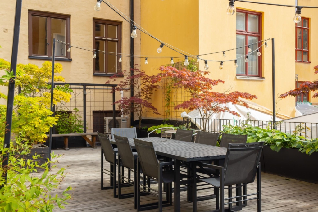 Sekelskiftesdröm i hjärtat av Kungsholmen – balkong, takhöjd och tidlös elegans