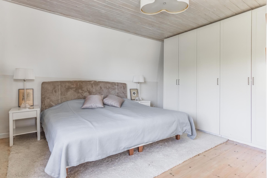 Utsökt moderniserat 30-tal, granne med Engelska Parken i attraktiva Edsviken.