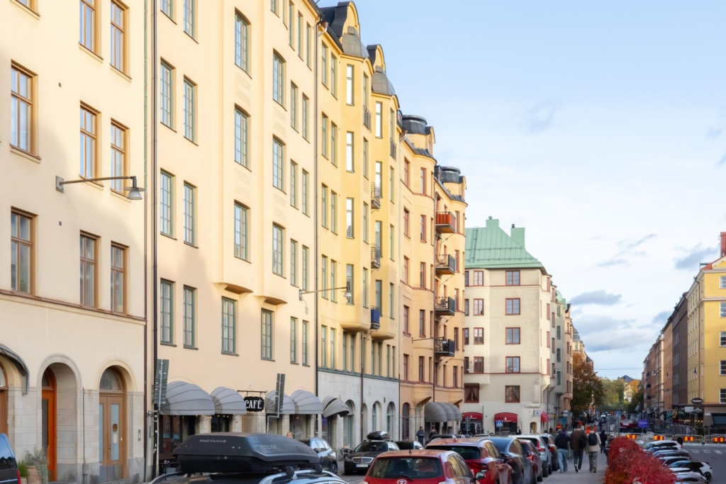 Sekelskifte – Högt läge – Fri utsikt – Stor balkong – Smakfullt renoverad