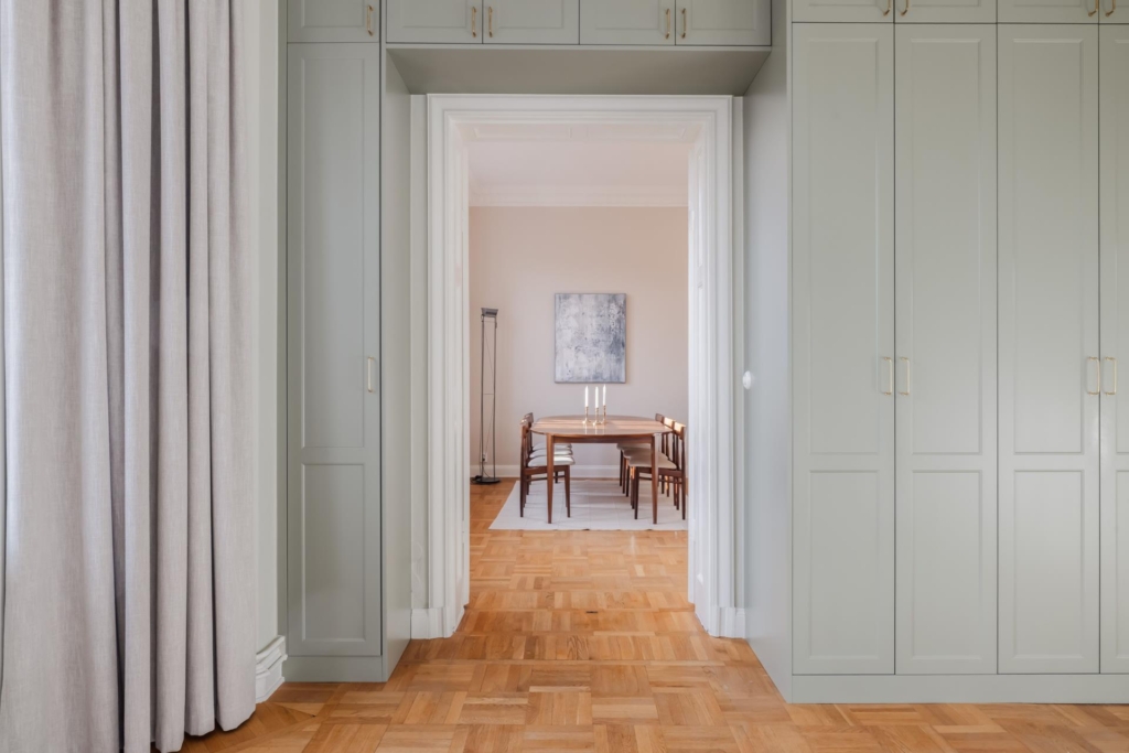 Sekelskifte – Högt läge – Fri utsikt – Stor balkong – Smakfullt renoverad