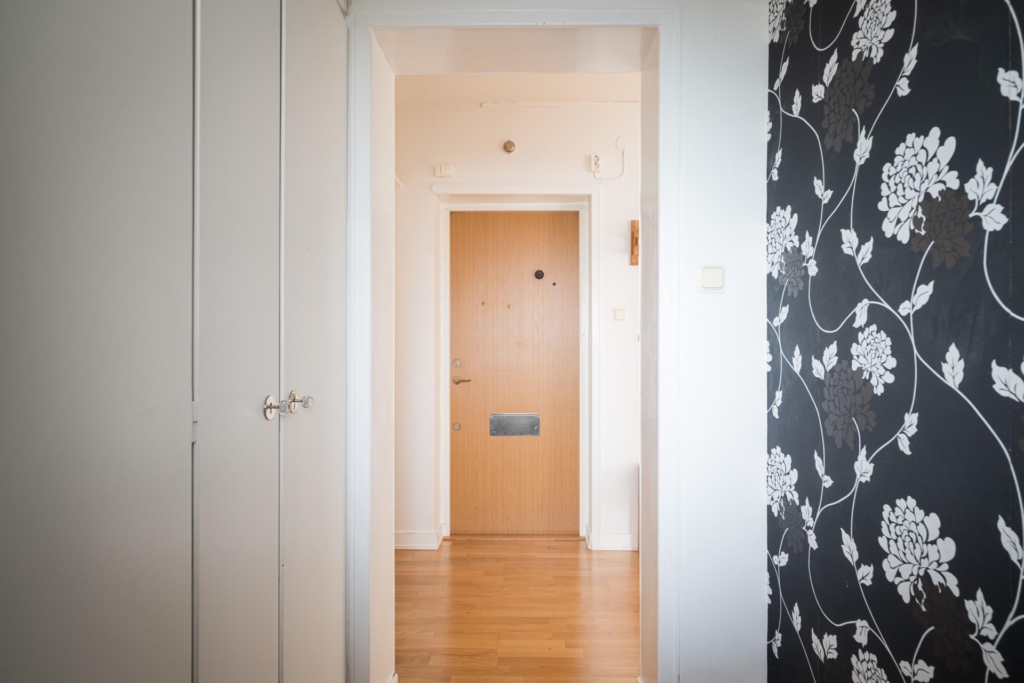 Högst upp med balkong i västerläge